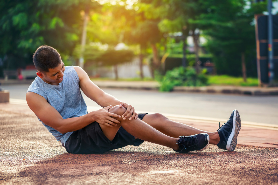 Male Runner with Knee Injury